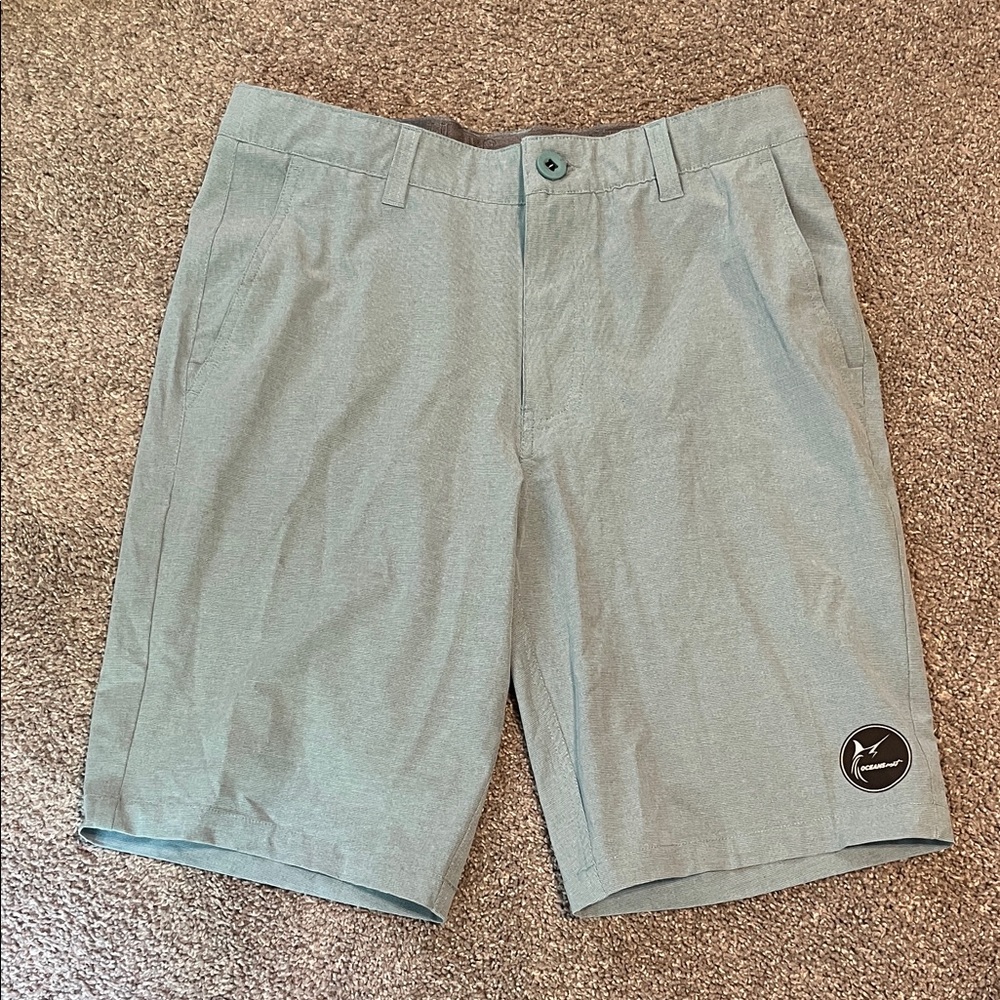 Like new men’s ocean East performance shorts